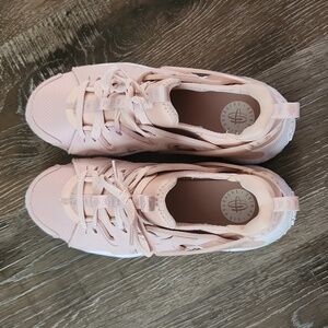 Women's Nike Hurache shoes